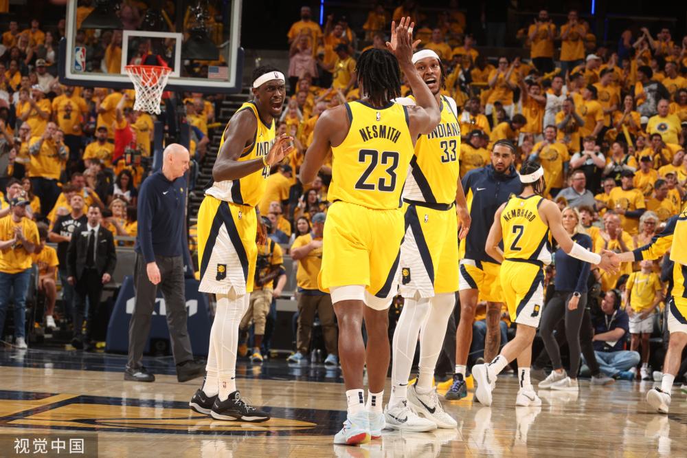 在曼联效力 在曼联效力